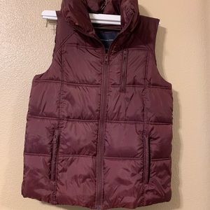 AE Puffer Vest ( burgundy)